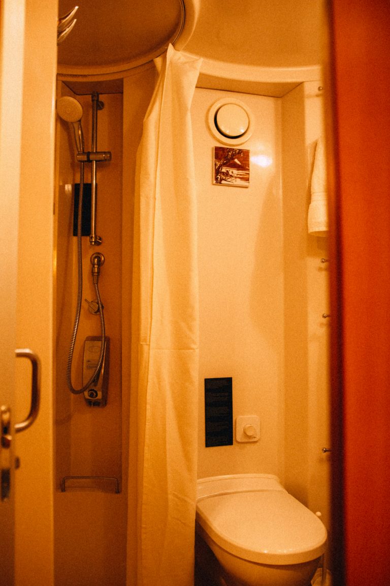 Le guide étape par étape pour installer une douchette WC